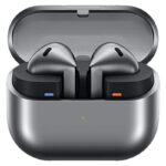 هدفون بلوتوثی سامسونگ مدل Galaxy Buds3 با نویز کنسلینگ فعال (ANC)، نویز کنسلینگ میکروفون (ENC)، درگاه شارژ USB Type-C، با قابلیت اتصال به چند دستگاه، دارای قابلیت صدای 360 درجه، Galaxy AI، میکروفون سه گانه، پشتیبانی از فرمان لمسی، ضد آب و گرد و غبار