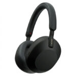 هدفون بی‌سیم سونی مدل WH-1000XM5 با نویز کنسلینگ فعال (ANC)، درگاه شارژ USB Type-C، دارای 4 میکروفون با فناوری Beamforming، پشتیبانی از دستیار صوتی، قابلیت اتصال همزمان به دو دستگاه